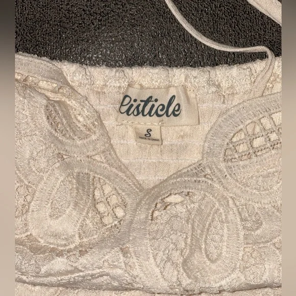 Cute blouse! - Picture 2 of 3